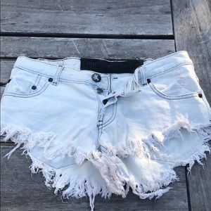 One Teaspoon Distressed Jean Denim Shorts 26